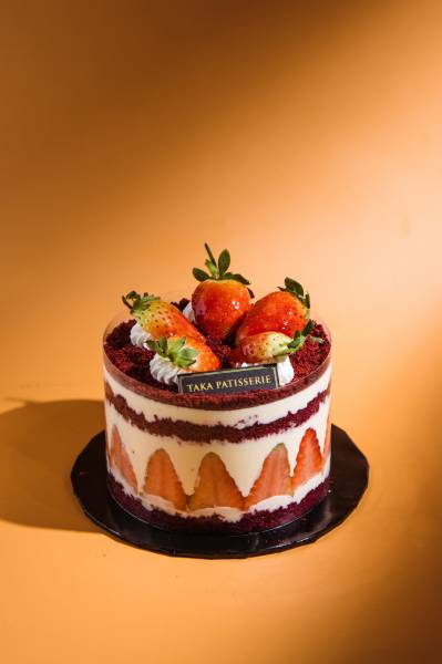 Strawberry Red Velvet Shortcake 250g