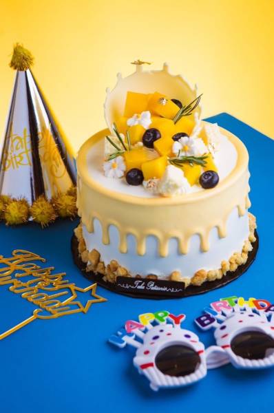 Mango Ice Cream Cake