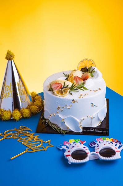 Vanilla Ice Cream Cake