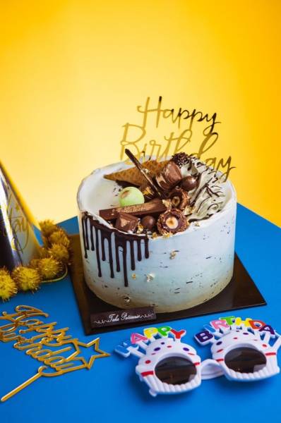 Peppermint Ice Cream Cake