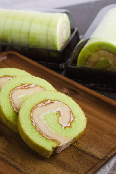 2 in 1 Pandan Swiss Roll