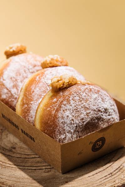 Peanut Bomboloni