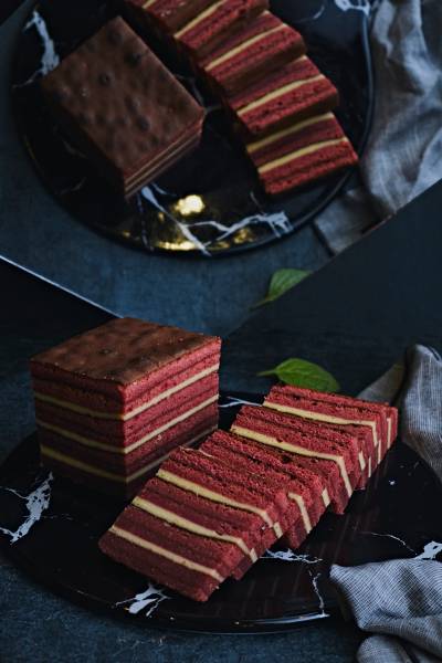 Premium Red Velvet Cheese Layer Cake