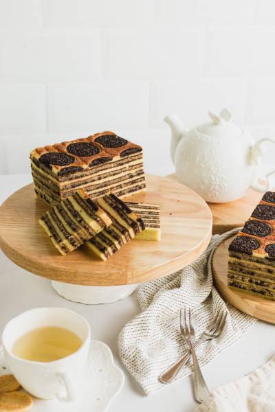 Premium Oreo Cheese Layer Cake