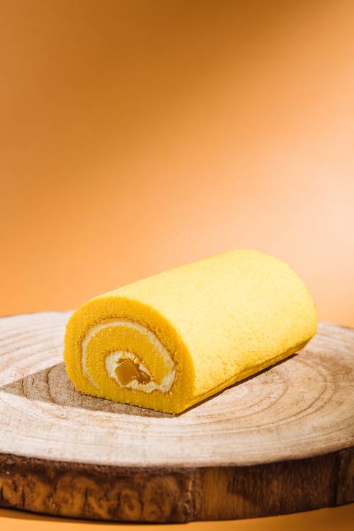 Premium Mango Swiss Roll